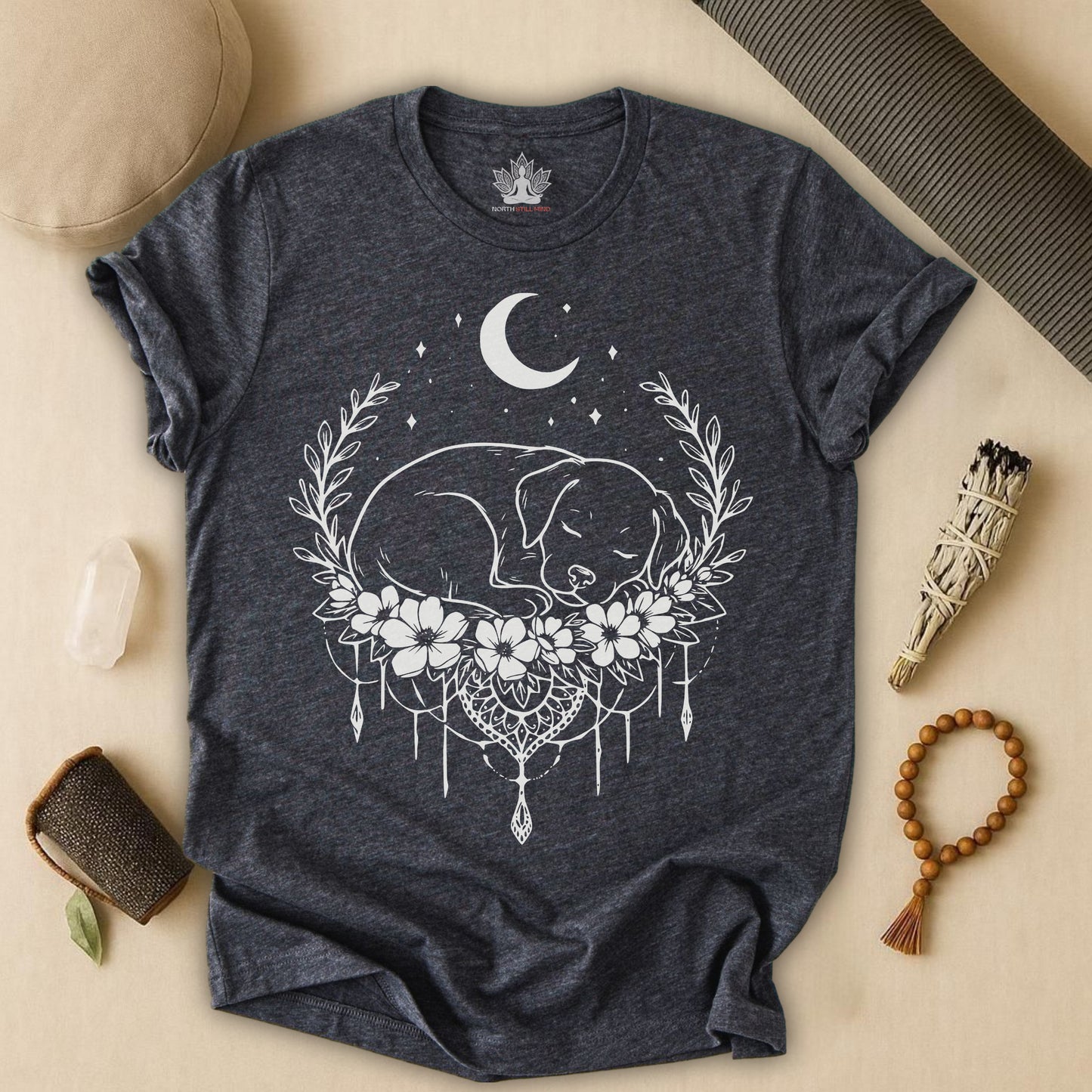 Chien endormi sous la lune