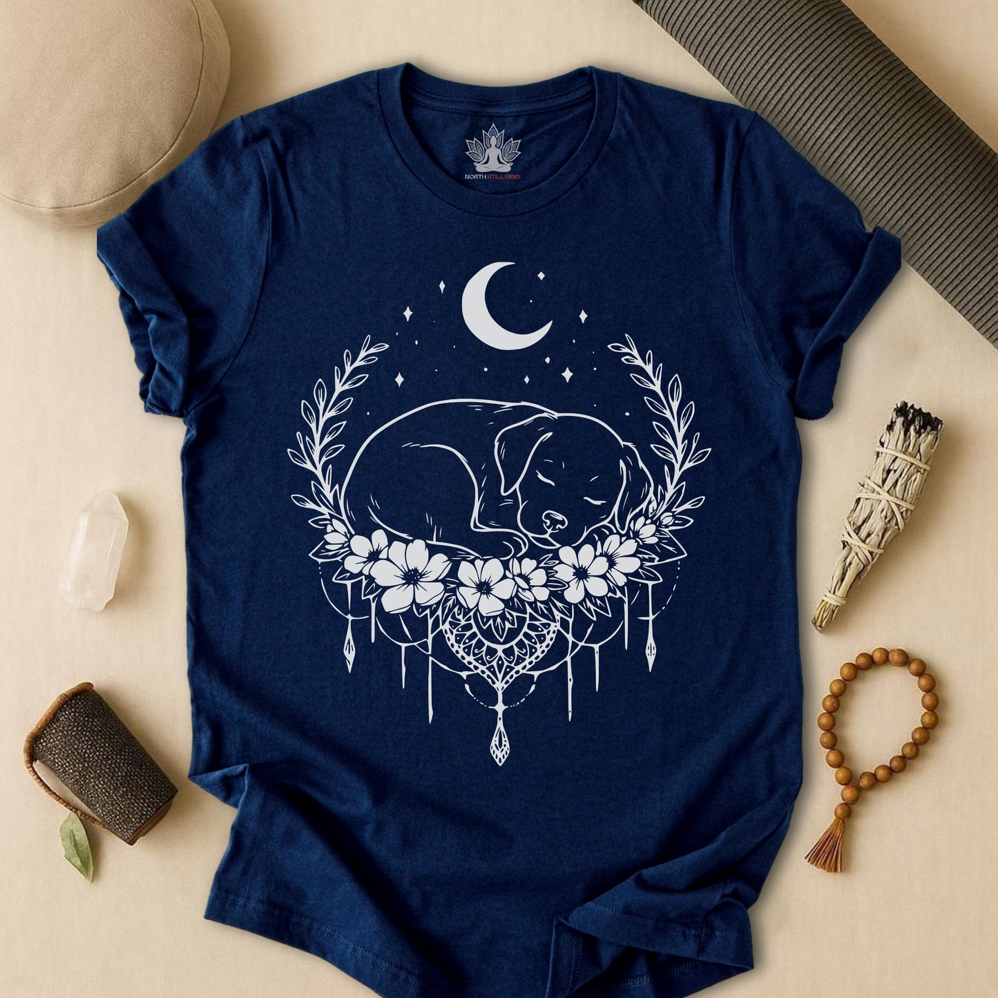 Chien endormi sous la lune