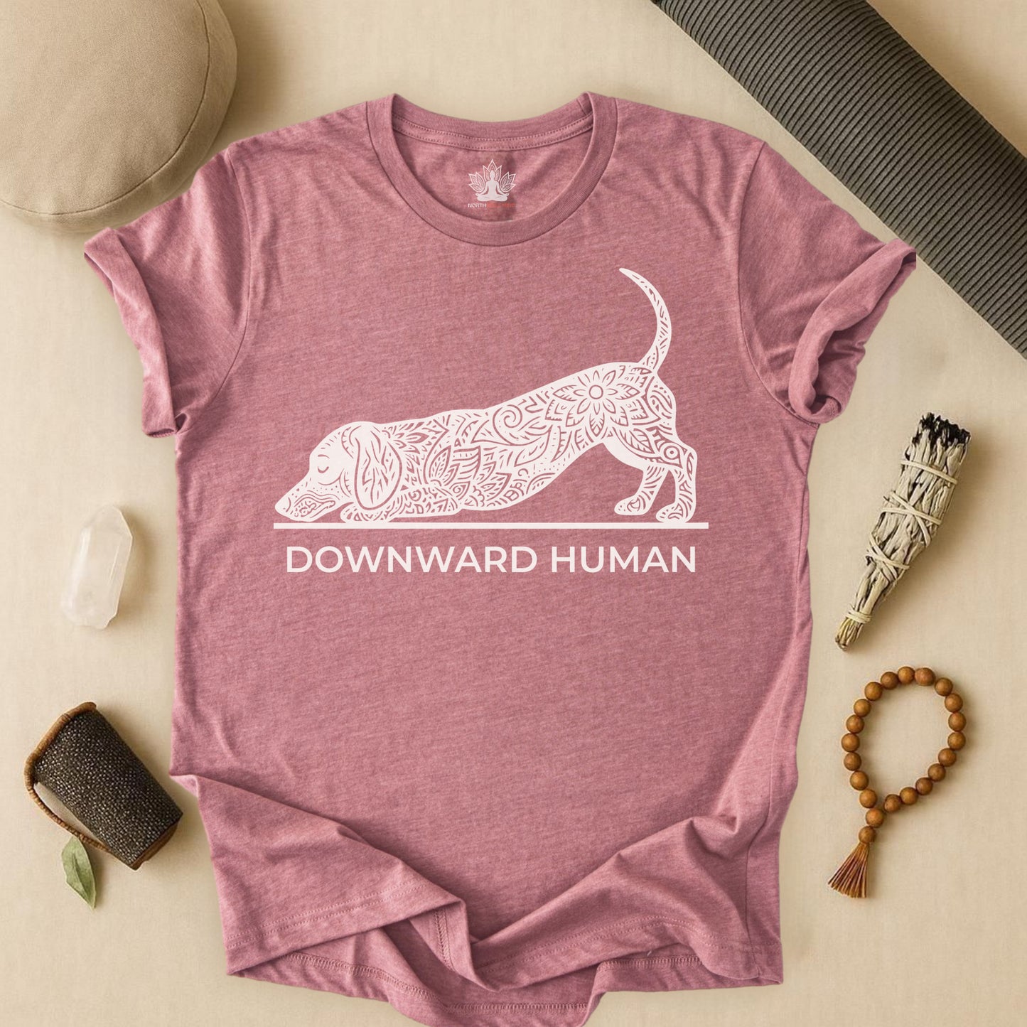 Teckel mandala 'Downward Human' - Chien Saucisse