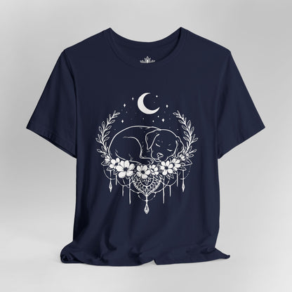 Chien endormi sous la lune