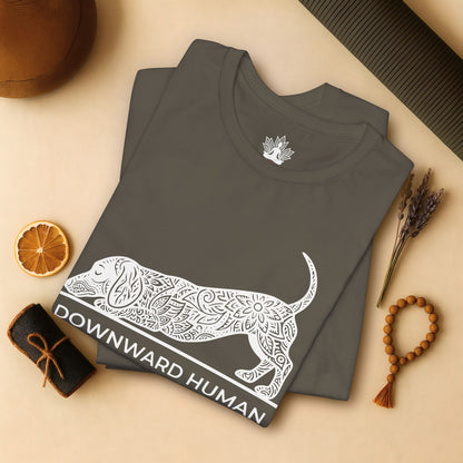 Teckel mandala 'Downward Human' - Chien Saucisse